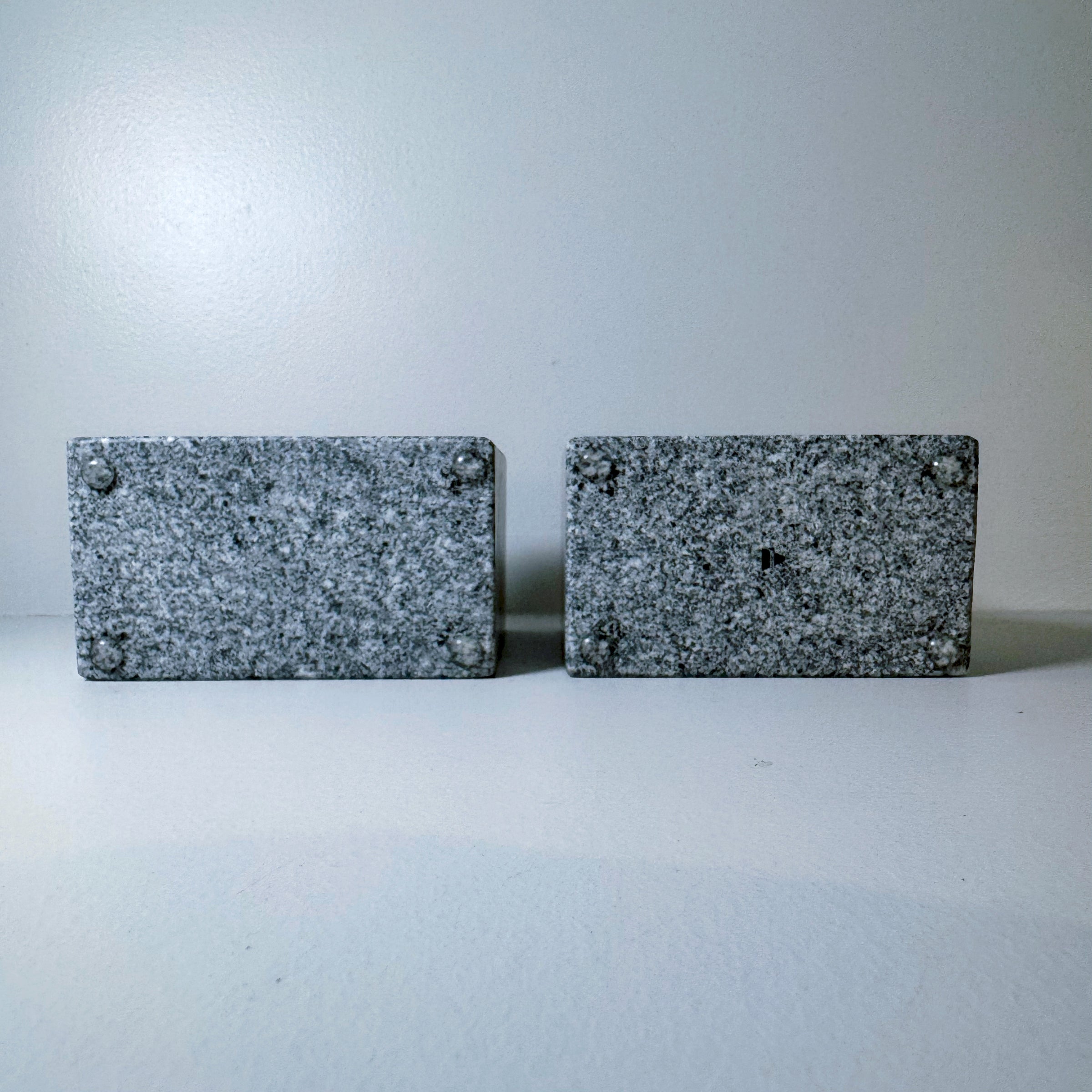 BOOK END QUARTER 2pcs set ブックエンド / AJIPROJECT アジ