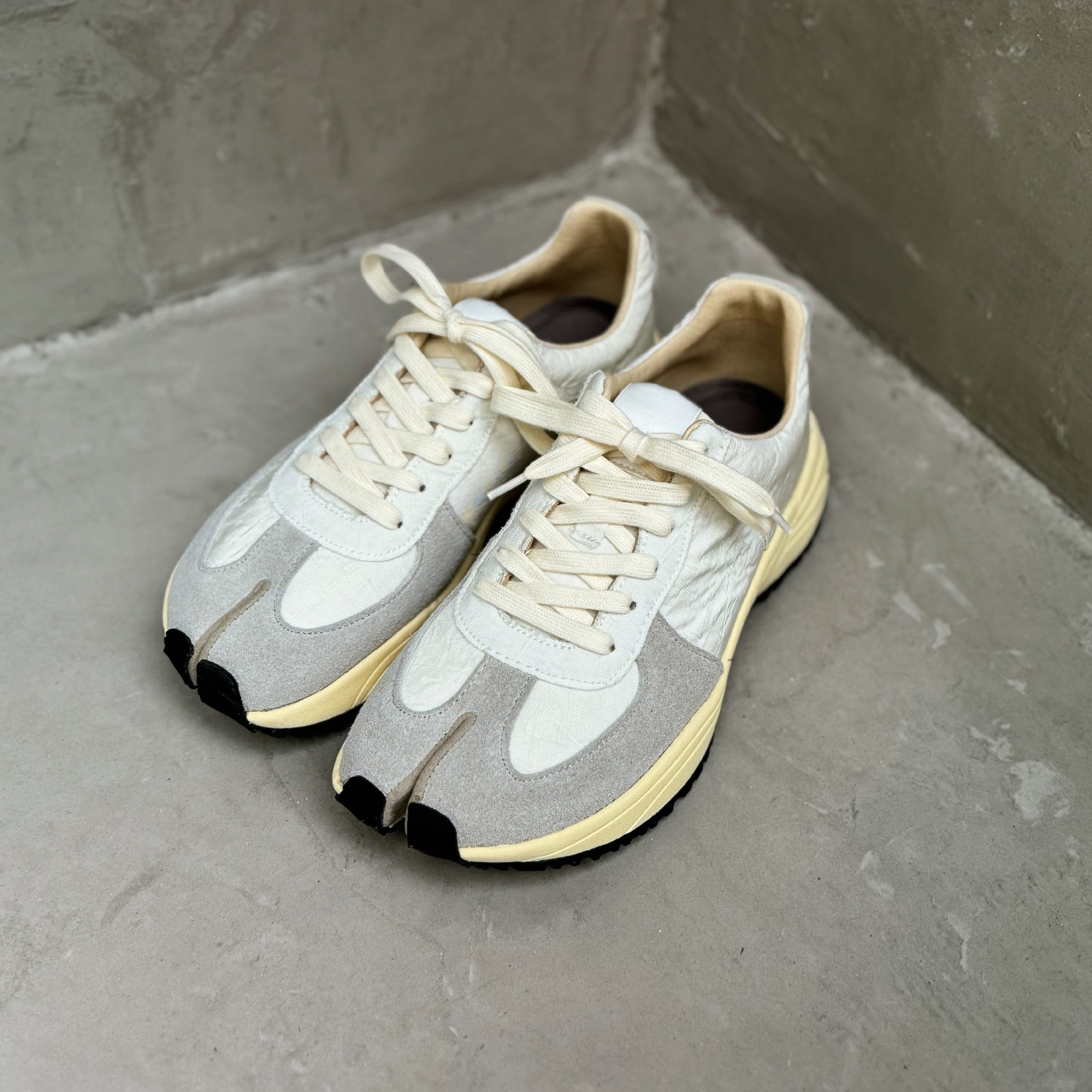 Truss Trainer - All White トラス トレーナー オールホワイト