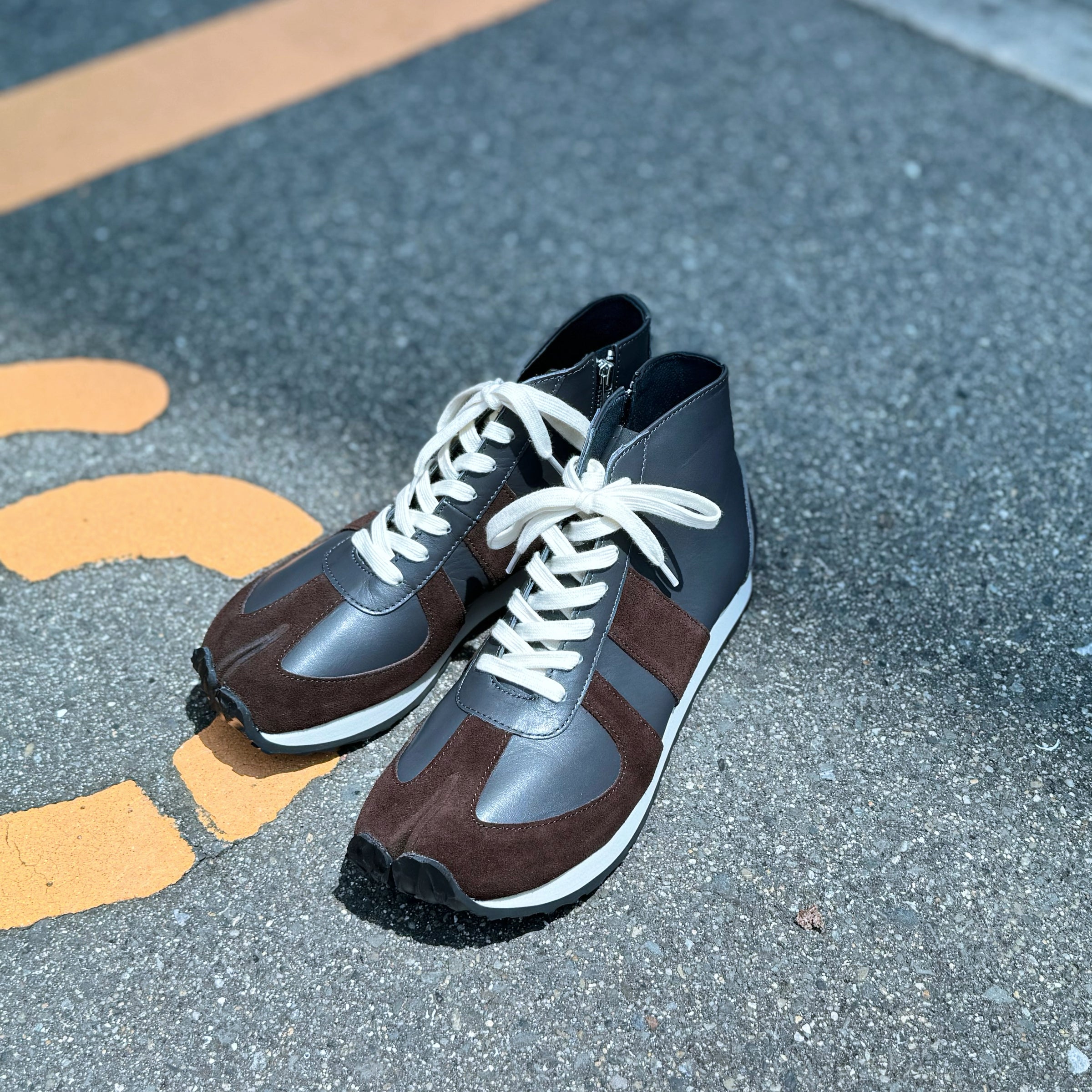 JOJO × DENCHU デンチュウ別注サンダル Goat White / JOJO