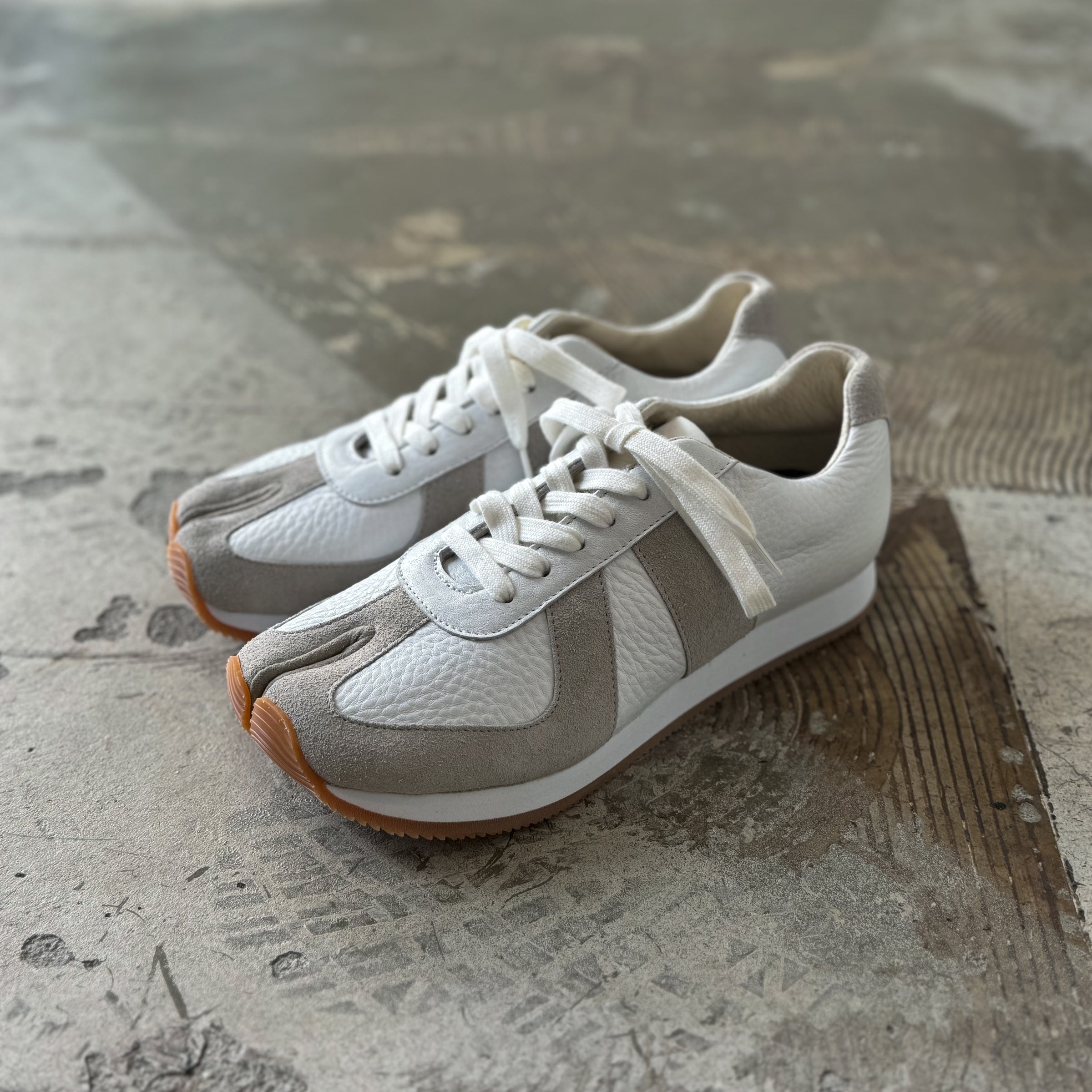 Tabi Trainer Leather - White タビ トレーナー レザー ホワイト 